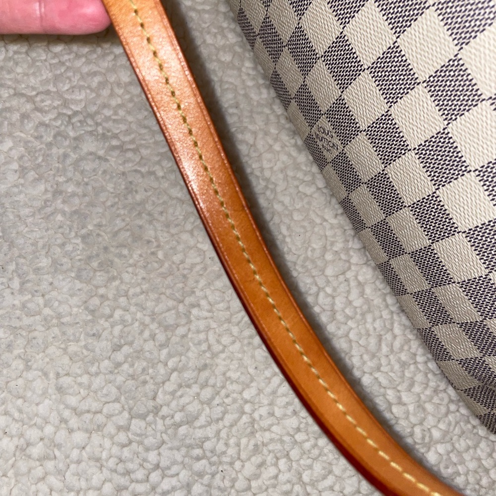 Louis Vuitton Iena MM in Damier Azur - Picture 4 of 15